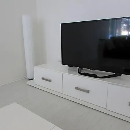 Martin City Stay - Elegant Apartment With Private Parking Hotel 3*