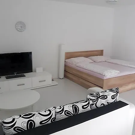 Martin City Stay - Elegant Apartment With Private Parking 3* Martin