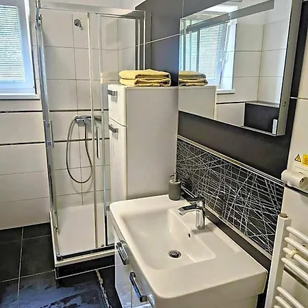 Otel - Elegant With Private Parking